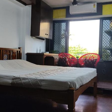 Апартаменты Cozy Private Ac Studio By The Sea Bandstand Bandra W Mumbai Nr Taj Lands End Экстерьер фото