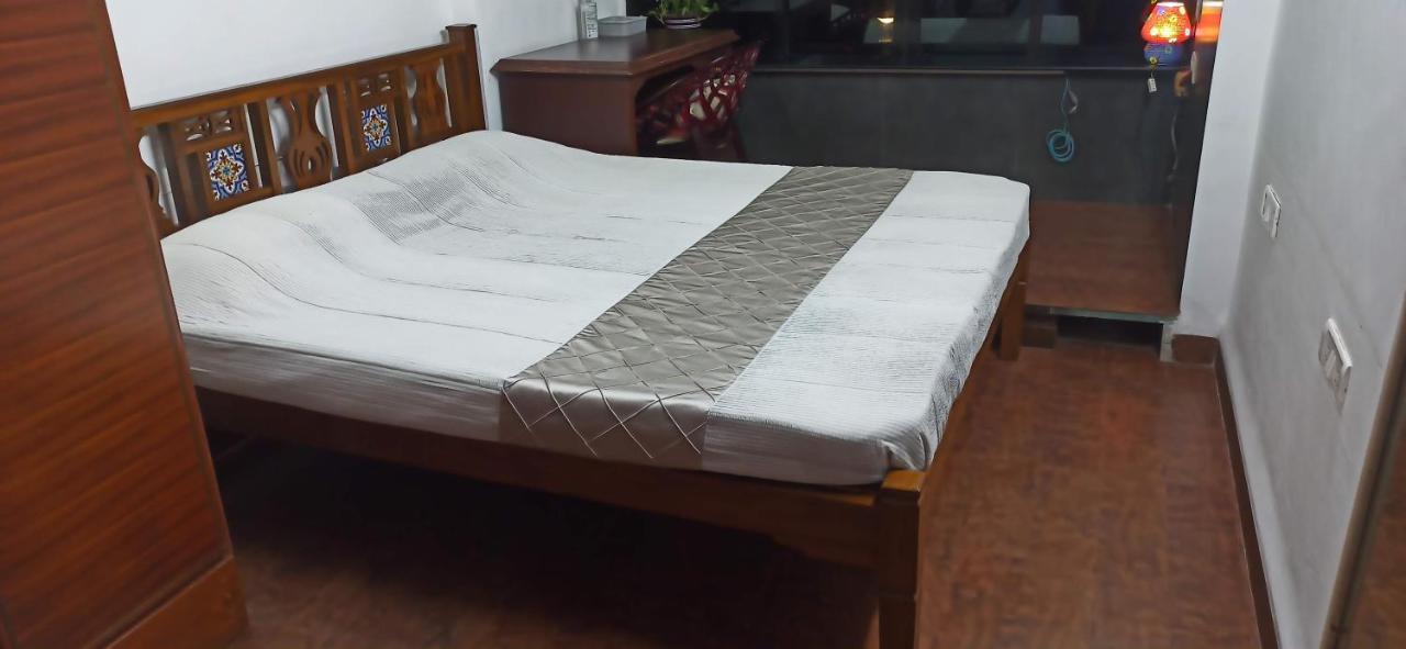 Апартаменты Cozy Private Ac Studio By The Sea Bandstand Bandra W Mumbai Nr Taj Lands End Экстерьер фото