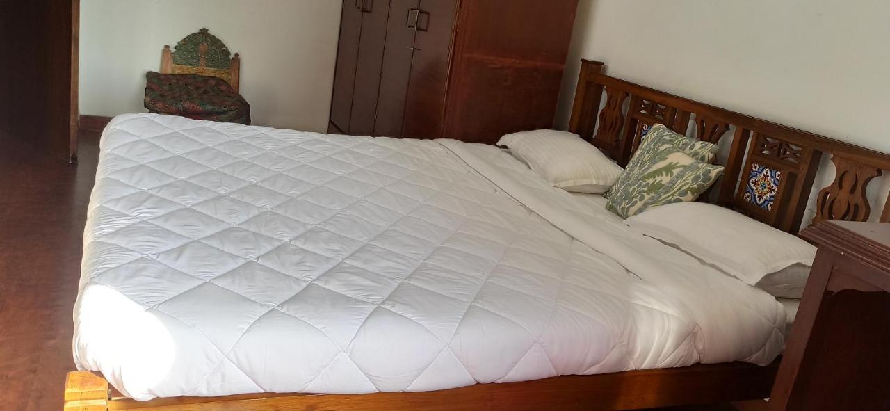 Апартаменты Cozy Private Ac Studio By The Sea Bandstand Bandra W Mumbai Nr Taj Lands End Экстерьер фото